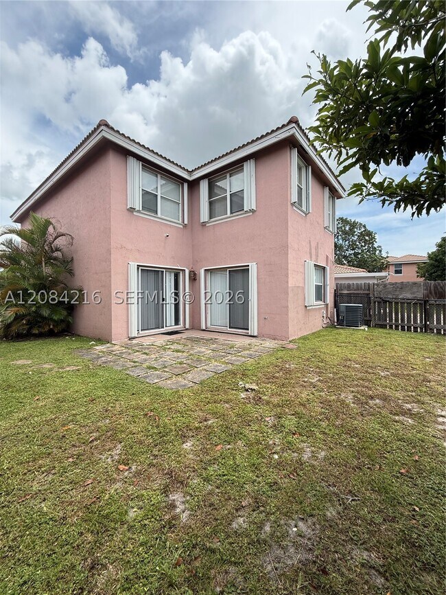 Building Photo - 6714 NW 39th Ln