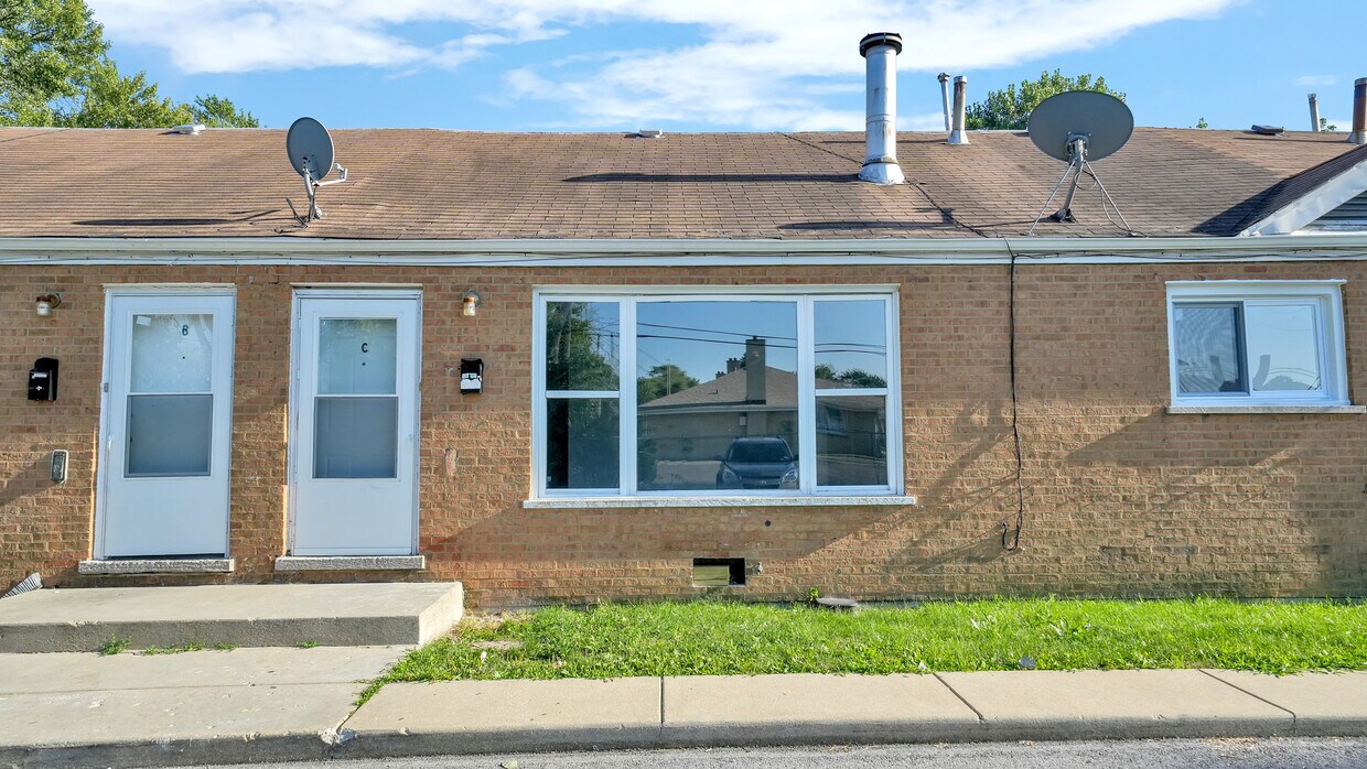 14724 Turner Ave, Midlothian, IL 60445 Townhome Rentals in Midlothian