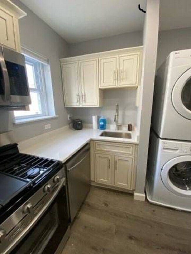 Counter - 3511 Mulberry Way