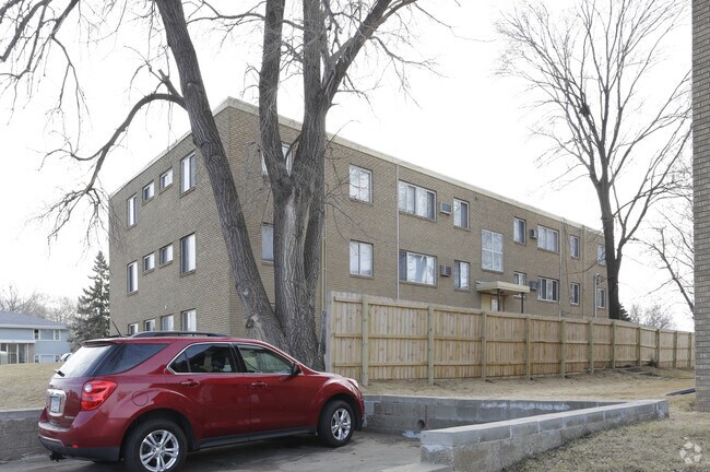 Building Photo - 4654 Tyler St NE