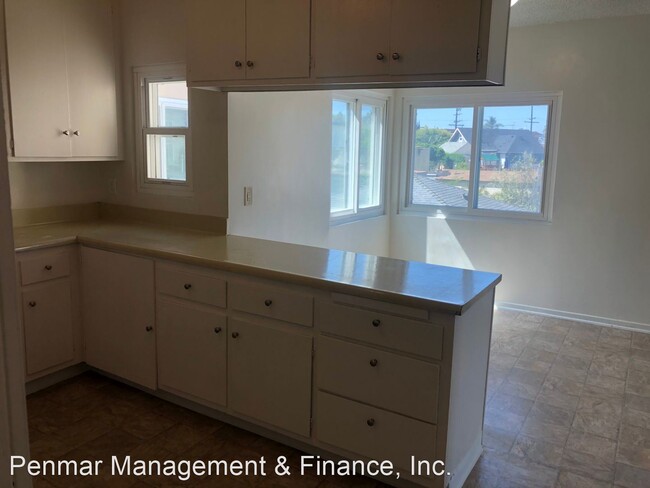 Building Photo - 436 E Tamarack Ave