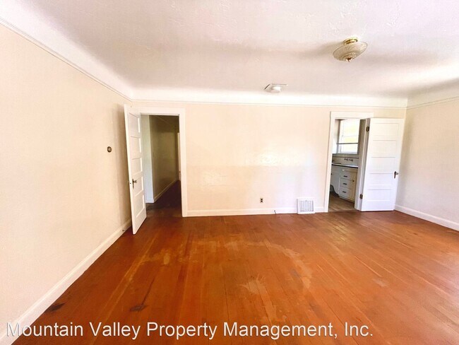 Foto del edificio - 3 br, 1 bath House - 10777 Red Dog Road