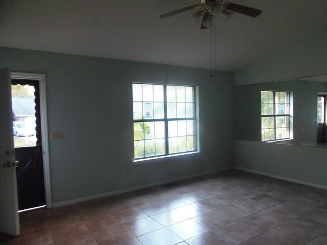 Building Photo - 3 bedroom brick home in Summerville