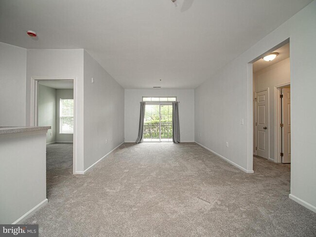 Building Photo - 1311 Karen Blvd