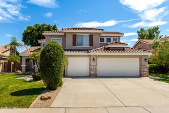 Building Photo - 913 W Juanita Ave