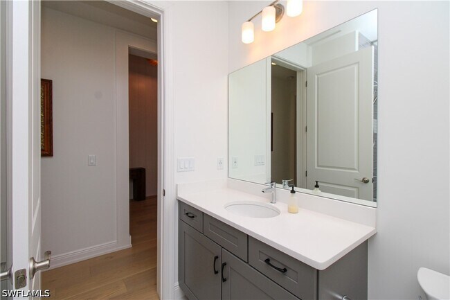 Foto del edificio - 9241 Cayman Dr