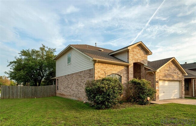 Building Photo - 205 Arrowhead Trail