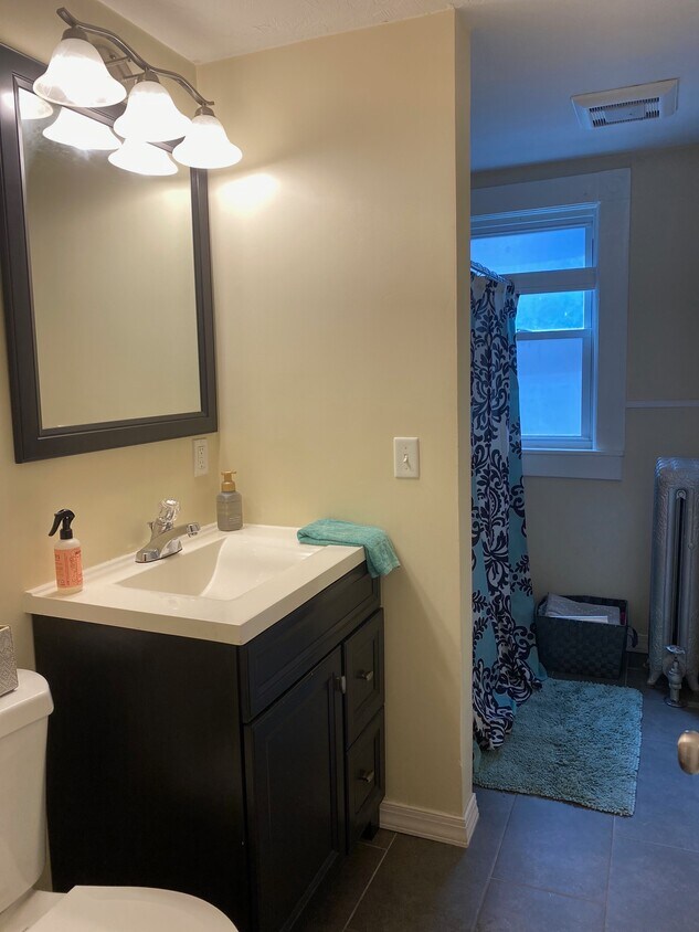 Foto principal - 552 Rogers St