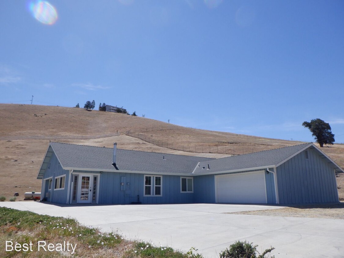 Primary Photo - 4 br, 3 bath House - 23900 Sage Avenue