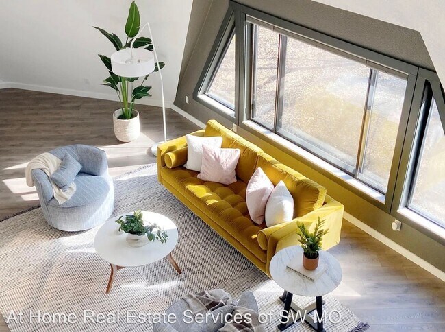 Foto del edificio - 5 br, 4 bath House - 714 S Pin Oak Drive
