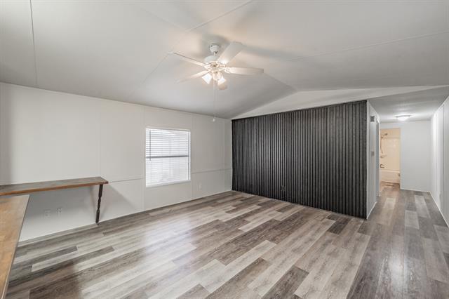 Foto del edificio - 5005 Shoreline Cir W