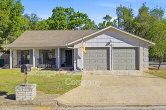 Building Photo - 13402 Langtry St