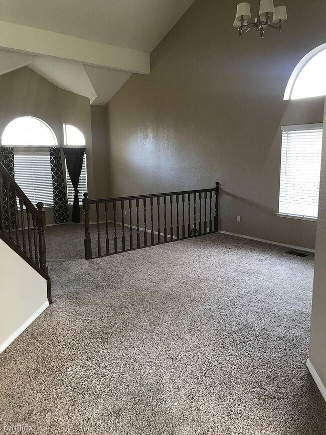 Building Photo - 4 br, 3 bath House - 8132 Rockbury Way