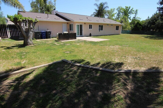Foto del edificio - 16328 Bassett Ct