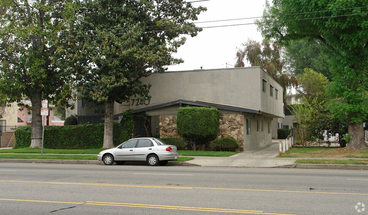Building Photo - 7240 Woodman Ave