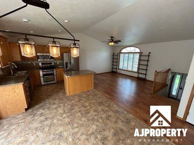 Foto del edificio - 4604 S Dunlap Ave