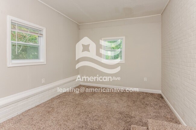 Foto del edificio - 5044 Wellborn Dr