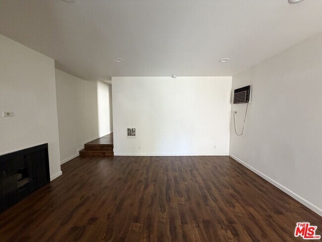 Foto del edificio - 1337 N Sierra Bonita Ave