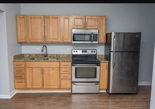 Building Photo - 7836 S South Shore Dr