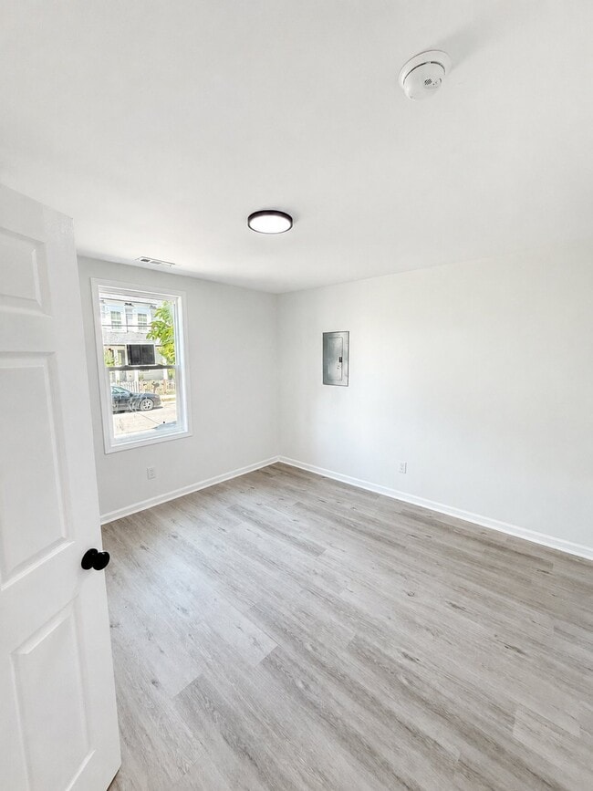 Building Photo - 1808 Cephas St