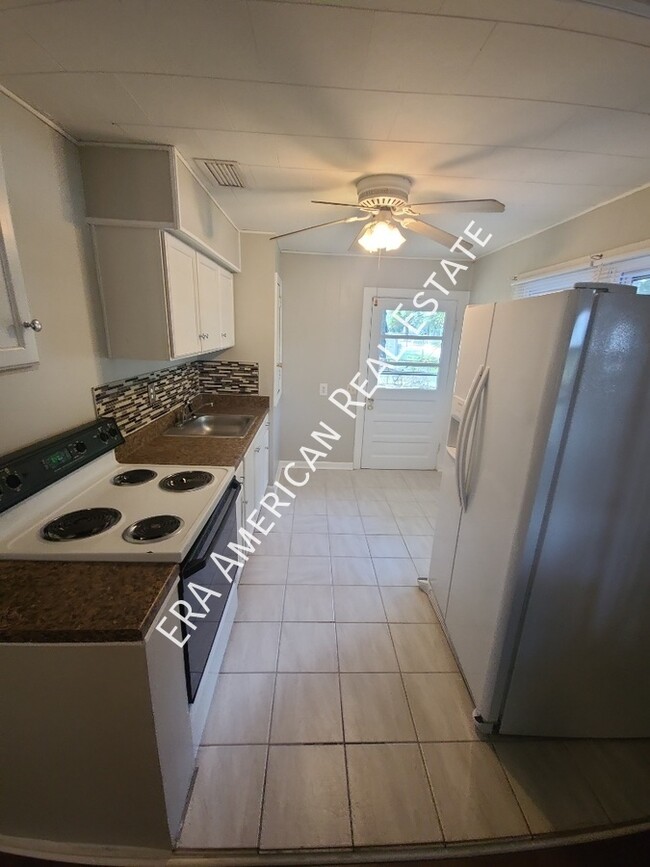 Building Photo - Choctaw Beach Two Bedroom!