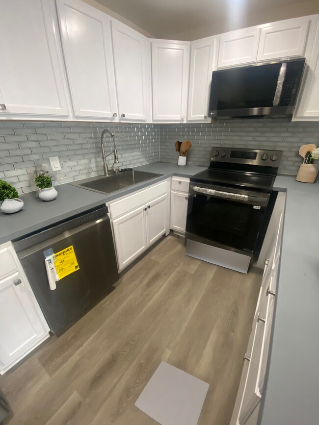 Foto del edificio - 3762 Mulkey Cir SW
