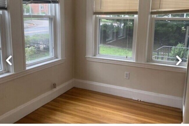 Building Photo - 55 Elgin St