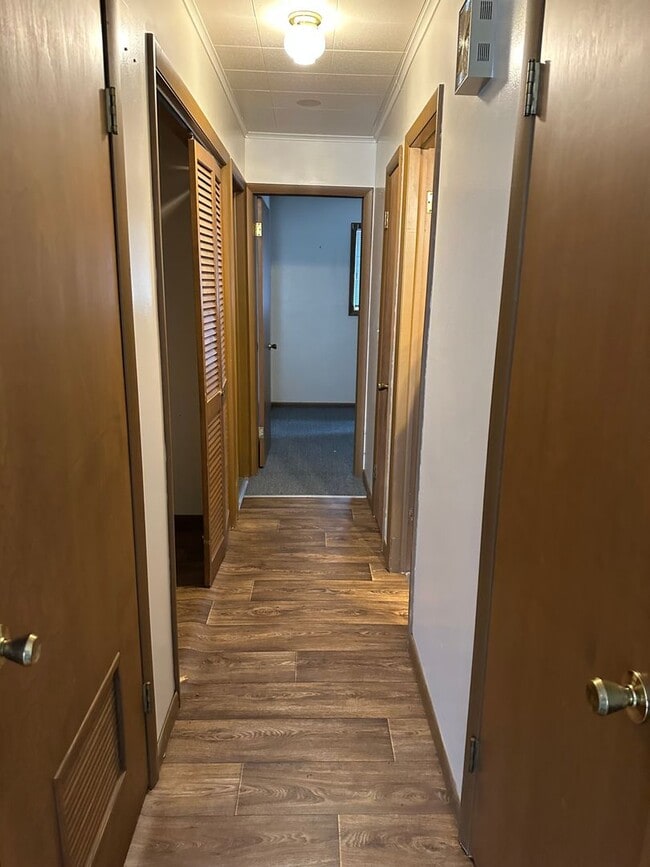 Building Photo - 2 BEDROOM 1 BATHROOM APARTMENT FOR RENT