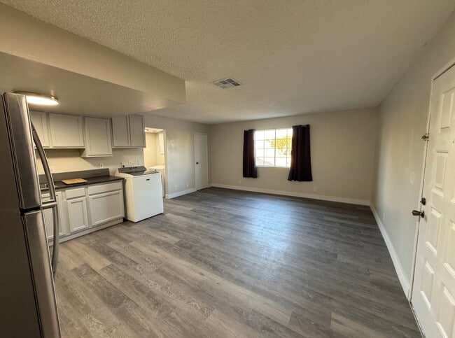 Building Photo - 632 Triest Ct