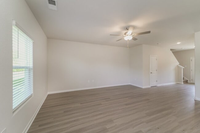 Foto del edificio - 6405 Lowe Ln