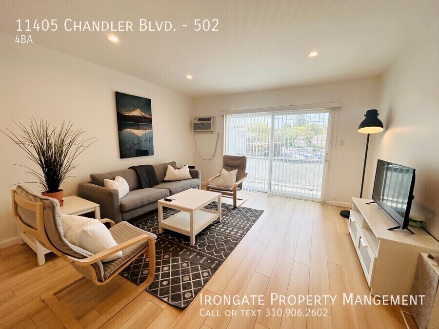 Foto principal - 11405 Chandler Blvd