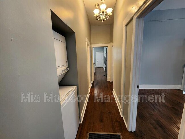 Foto del edificio - 416 E 31st St