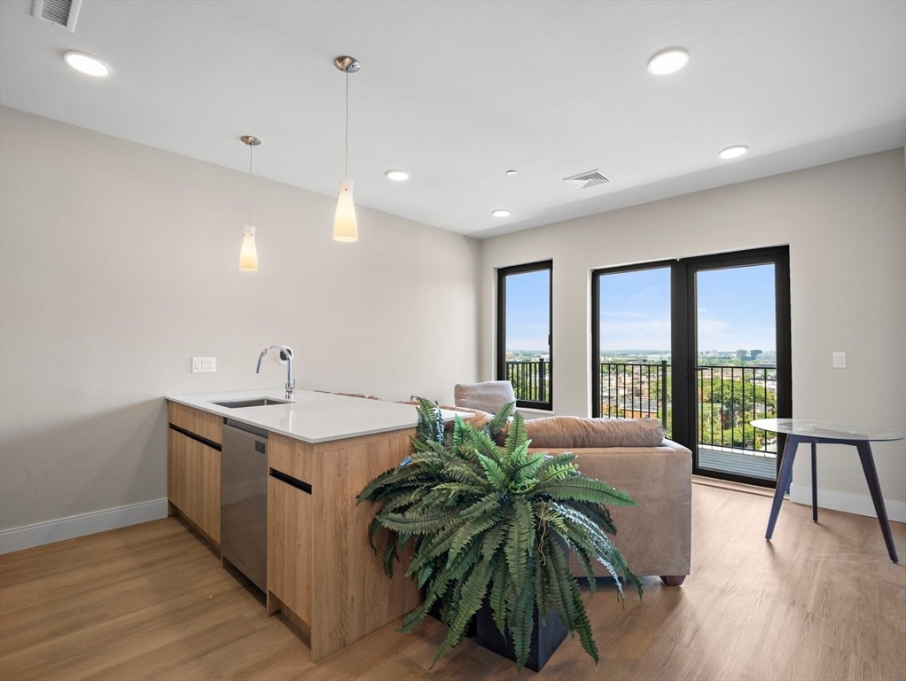 Foto principal - 249 Corey Rd