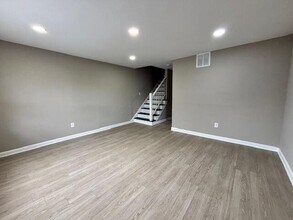 Building Photo - 855 Oakland Park Ave