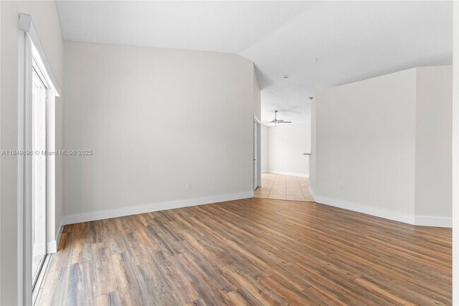 Building Photo - 14611 SW 156th Ave