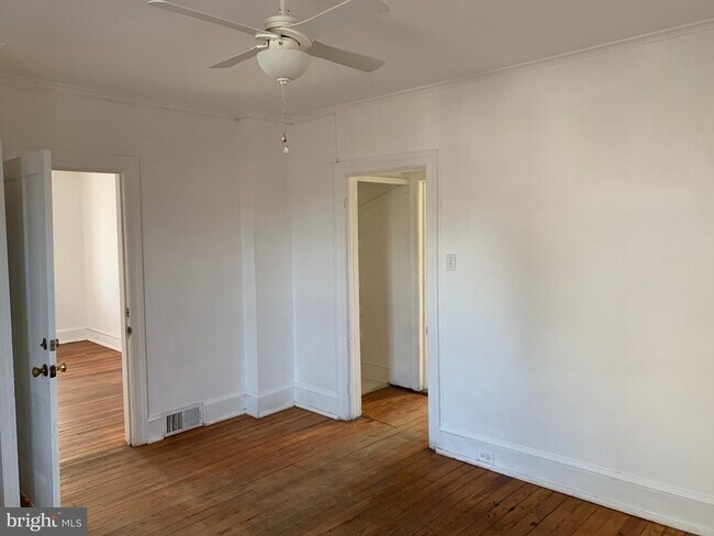 Building Photo - 10914 Roessner Ave