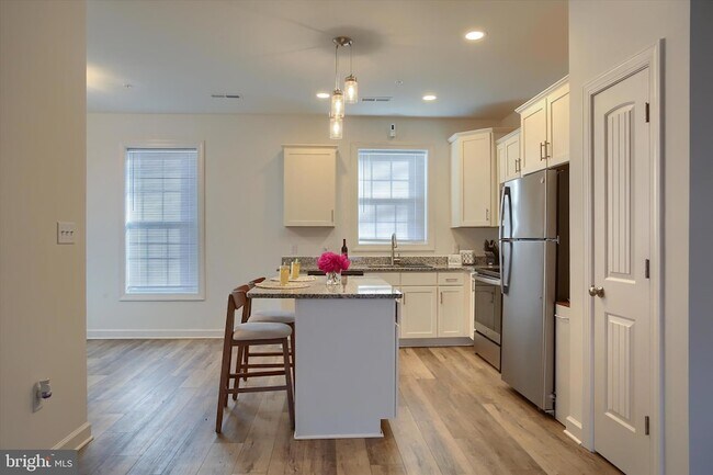 Foto del edificio - 30 Parkview Dr