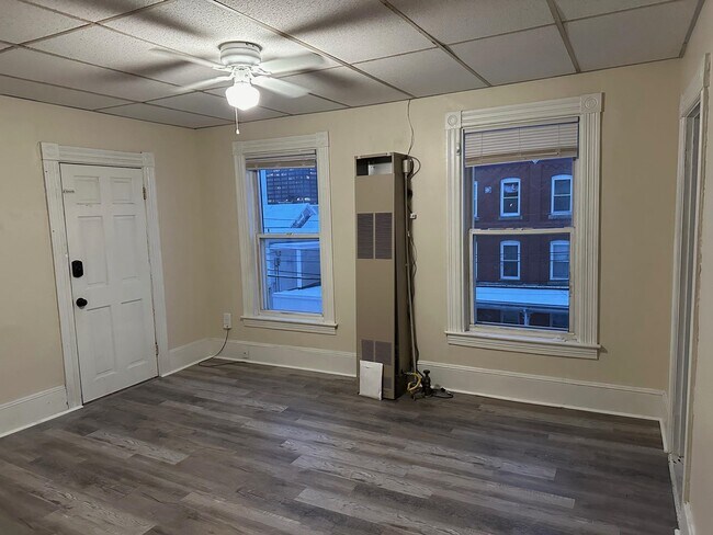 Building Photo - 489 Pine St