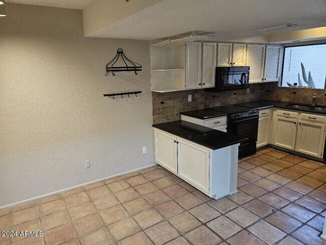 Foto del edificio - 3124 E Meadowbrook Ave