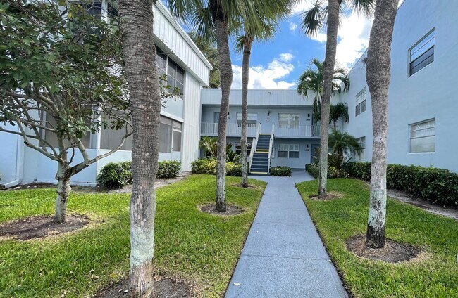 Building Photo - 949 Normandy Trail