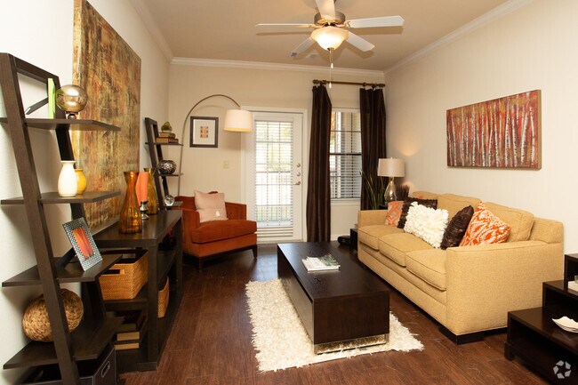 Oxford at Tech Ridge Apartments Austin, TX