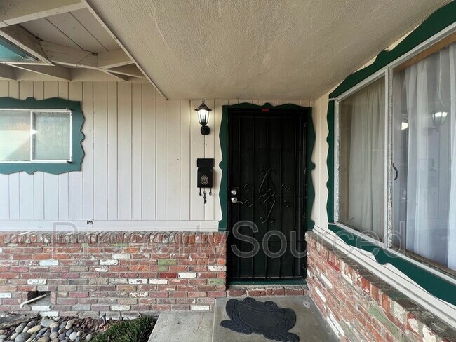 Building Photo - 326 Marie Ave