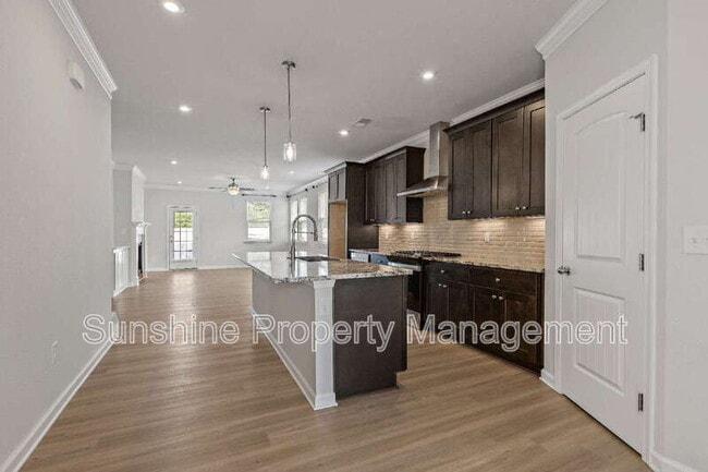 Building Photo - 400 Rhema Rd