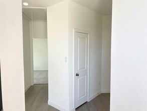 Building Photo - 6423 Symphony Wave Dr