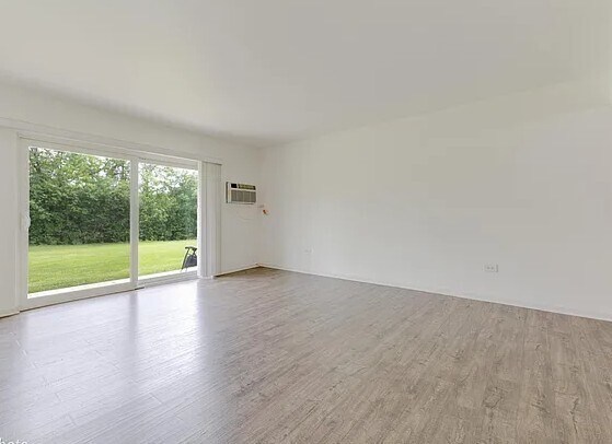Foto del edificio - 7413 Brookdale Dr