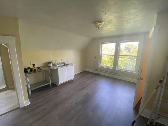 Building Photo - 10205 Ostend Ave