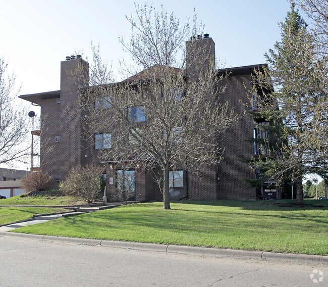 Tara Hills Estates Apartments Elk River, MN