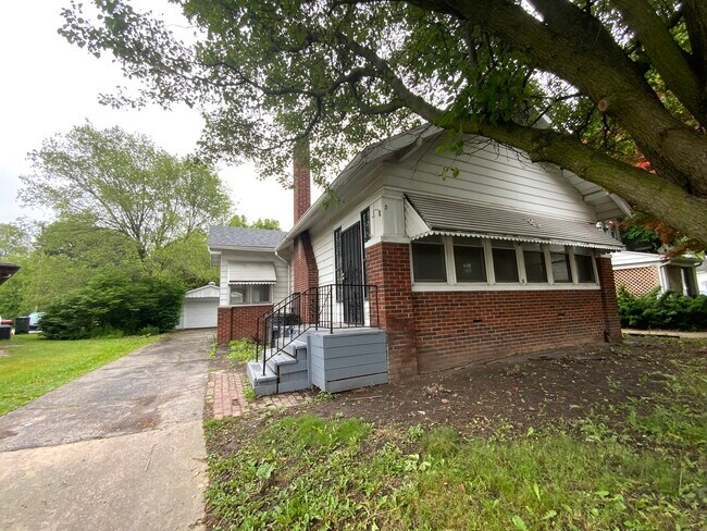 Building Photo - 5 S Virginia Ave