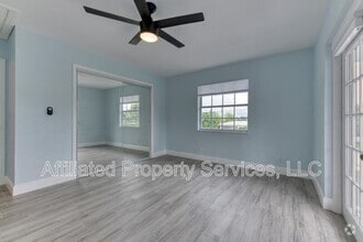 Building Photo - 5207 N Flagler Dr