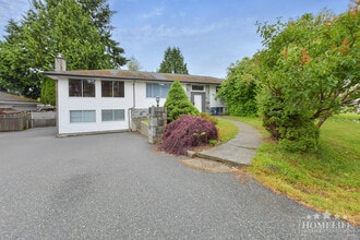 Building Photo - 13900 Blackburn Ave